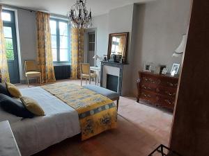 Maisons de vacances Gite de charme avec jardin au coeur des chateaux, WiFi, parking inclus - FR-1-381-543 : photos des chambres