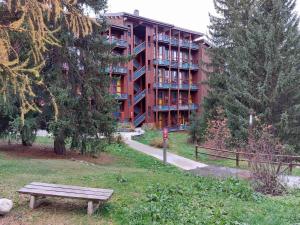 Duplex rénové pour 4 pers, proche pistes, balcon et Wi-Fi aux Arcs 1800 - FR-1-411-804