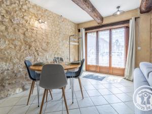 Maisons de vacances Gite Vaudelnay, 2 pieces, 2 personnes - FR-1-622-64 : photos des chambres