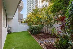 BEACHFRONT BLISS POSITIONED PERFECTLY IN COTTON TREE