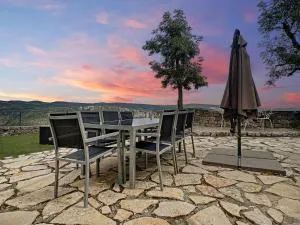 Bâtisse de charme et vue exceptionnelle entre Causses et Gorges du Tarn - 莱斯维盖