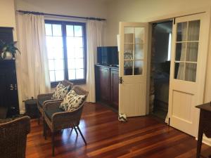 Gorgeous Stone Cottage on the Seafront