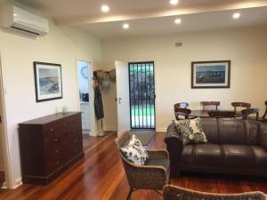 Gorgeous Stone Cottage on the Seafront