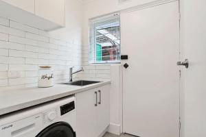 Prime Location 2 Bed Renovated in Royston Park