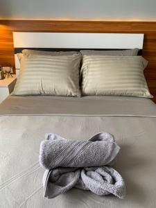 Neat and Cozy Minimalist Studio