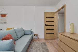 City Center Mirrors Apartment with Parking by Noclegi Renters