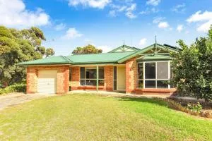 Holiday Close to the Beach Park Swimming Centre - Hayborough