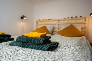 Green Goblin Apartment with FREE PRIVATE PARKING