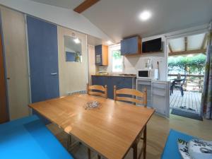 Villages vacances Camping Le Carpenty : photos des chambres