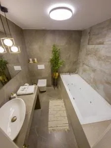 LIKE HOME 2 Sauna,Jacuzzi & Spa - 西维德尼察