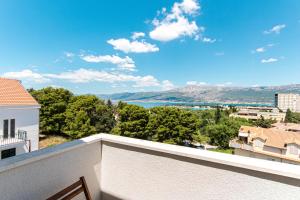 Spacious sea view apartment near Marjan & Beach