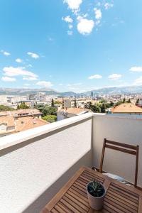 Spacious sea view apartment near Marjan & Beach