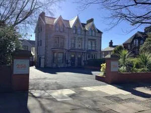 Jeffersons Abbey Road Serviced Apartments - Barrow in Furness