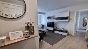 Soleado a un paseo de la Catedral - Santa María