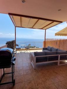Simply Meraki Gytheian apt with Panoramic Sea View