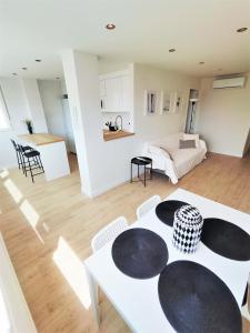 Aljarafe Central Square - by Pro Apartments