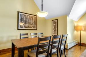 Luxury 3 Bedroom Water House On Main Street Condo W Pool, Hot Tubs, Fitness Center!