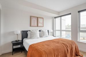 Ballard 1BR w BBQ Lounge WD onsite retail SEA-323