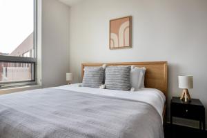 East Cambridge 2br w gym wd nr green line BOS-876