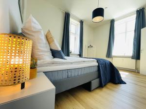 aday - Blue light suite apartment in the center of Hjorring
