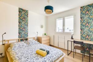 Appartements T4 82m2 - Ideal location moyenne duree, 3 chambres, parking, coucher de soleil : photos des chambres
