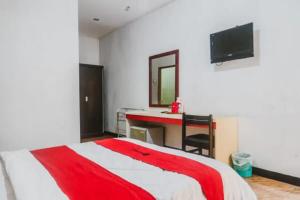 RedDoorz Plus at Neo Asri Hotel Megamendung Puncak Bogor