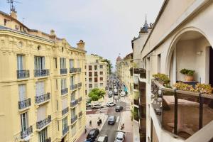 Nice Signature Carré dOr