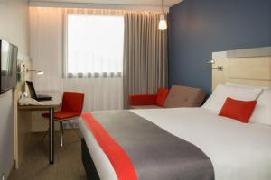 Hotels Holiday Inn Express Toulouse Airport, an IHG Hotel : photos des chambres