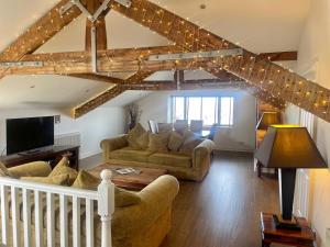 Beach House 3 Bed Penthouse Apartment