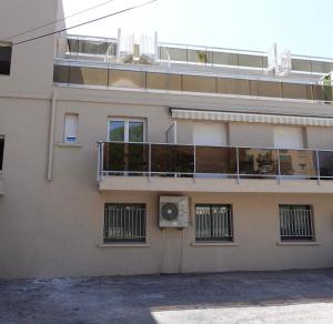 Studio climatisé avec balcon à 10 mn des plages