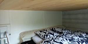 Chalets Tiny house equipee, environnement calme, bucolique, peche : photos des chambres