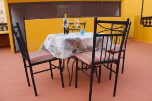 Vacaciones tierra y mar Casa en el centro con patio y terraza