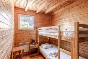 Chalets Charming chalet with AC in Gassin - Welkeys : photos des chambres