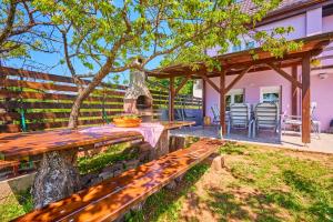 Kuća za odmor s bazenom TeriHy