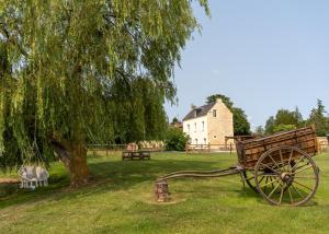 B&B / Chambres d'hotes Gite du Manoir de Berville : Maison 4 Chambres