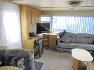 Seaview: The Crown:- 6 Berth, Central heated, Enclosed Veranda