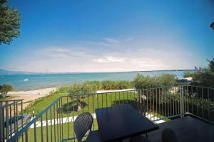 Smeraldo dip Villa Canneto