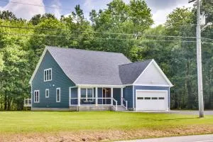 Christys Cottage with Hot Tub - 2 Mi to Beach! - 索尔兹伯里