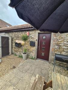 Bumblebee checkout 2pm Frome Longleat Aqua Sana Bath 5 people PRIVACY