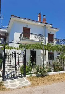 SUNDAY HOUSE - 卡尔利拉基