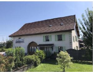 Grand appartement de 3 chambres moderne et spacieux, entièrement meublé