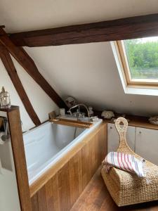 Une chambre dans la verdure