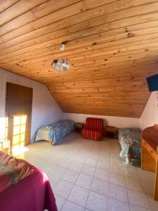 B&B / Chambres d'hotes Ferme-auberge le cochon du Madres : photos des chambres