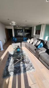 Luxury 2 Bed Apartment EXCEL London
