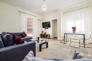 Koukaki Apartment