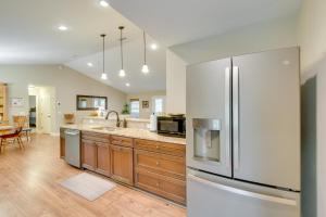 Hawthorne Vacation Rental w Access to Cue Lake