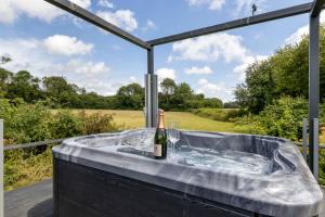 Nestledstays- The Lake House