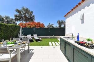 Bungalow with terrace in Maspalomas DS50 by VillaGranCanaria