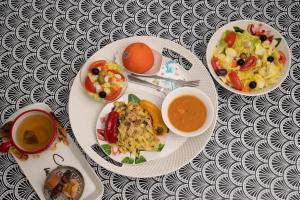 La Violette ONLY WOMEN femmes uniquement