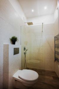 Greenlight Gallery by NeWave Apartments